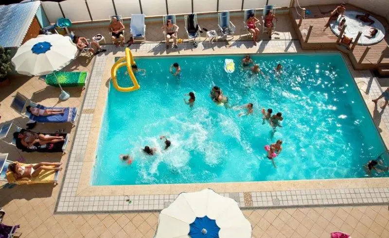 Hotel 3 stelle con piscina esterna riscaldata 